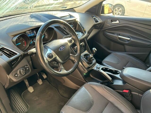 Черный Форд Куга, объемом двигателя 2 л и пробегом 170 тыс. км за 8500 $, фото 7 на Automoto.ua