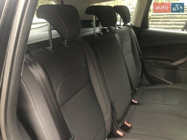 Черный Форд Куга, объемом двигателя 2 л и пробегом 159 тыс. км за 13700 $, фото 5 на Automoto.ua