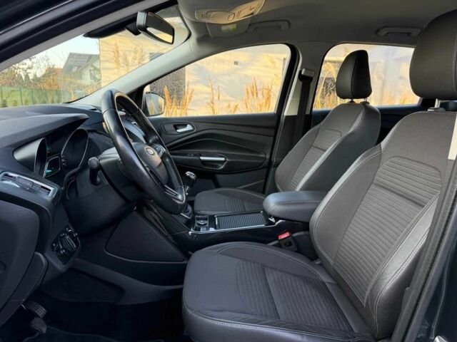 Черный Форд Куга, объемом двигателя 1.5 л и пробегом 103 тыс. км за 9499 $, фото 3 на Automoto.ua