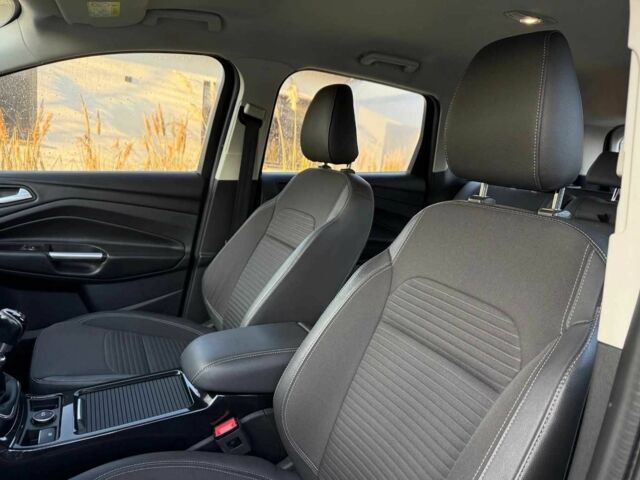 Черный Форд Куга, объемом двигателя 1.5 л и пробегом 103 тыс. км за 9499 $, фото 4 на Automoto.ua