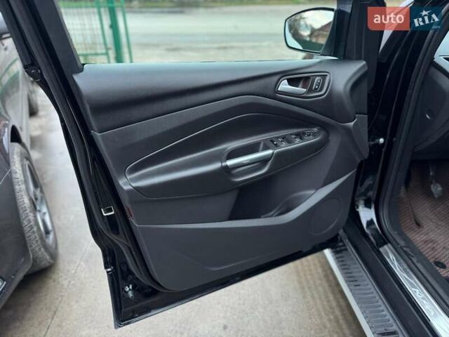 Черный Форд Куга, объемом двигателя 2 л и пробегом 222 тыс. км за 17200 $, фото 25 на Automoto.ua