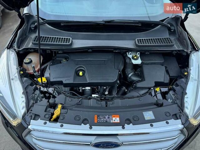 Черный Форд Куга, объемом двигателя 2 л и пробегом 222 тыс. км за 17200 $, фото 37 на Automoto.ua