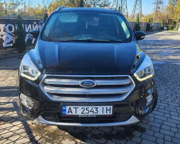 Черный Форд Куга, объемом двигателя 2 л и пробегом 207 тыс. км за 14999 $, фото 2 на Automoto.ua