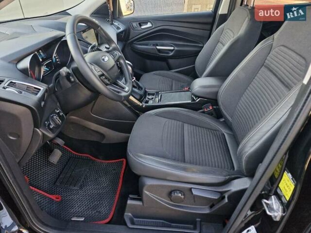 Черный Форд Куга, объемом двигателя 2 л и пробегом 129 тыс. км за 17499 $, фото 16 на Automoto.ua
