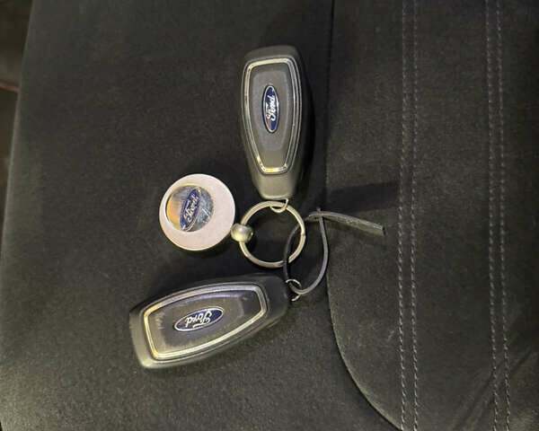 Чорний Форд Куга, об'ємом двигуна 2 л та пробігом 168 тис. км за 18900 $, фото 3 на Automoto.ua