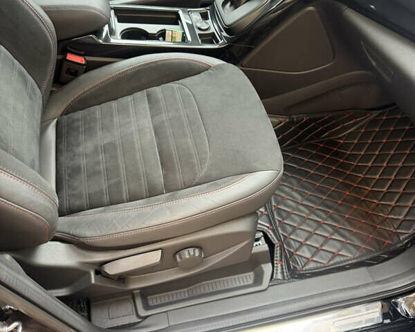 Чорний Форд Куга, об'ємом двигуна 2 л та пробігом 168 тис. км за 18900 $, фото 45 на Automoto.ua