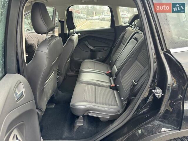 Черный Форд Куга, объемом двигателя 2 л и пробегом 48 тыс. км за 21999 $, фото 5 на Automoto.ua