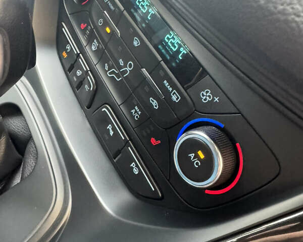 Чорний Форд Куга, об'ємом двигуна 2 л та пробігом 168 тис. км за 18900 $, фото 38 на Automoto.ua