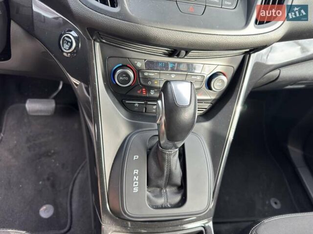 Черный Форд Куга, объемом двигателя 2 л и пробегом 48 тыс. км за 21999 $, фото 11 на Automoto.ua