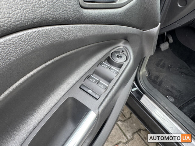 Чорний Форд Куга, об'ємом двигуна 2 л та пробігом 48 тис. км за 22500 $, фото 9 на Automoto.ua