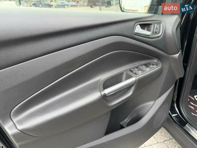 Чорний Форд Куга, об'ємом двигуна 1.5 л та пробігом 188 тис. км за 16500 $, фото 27 на Automoto.ua