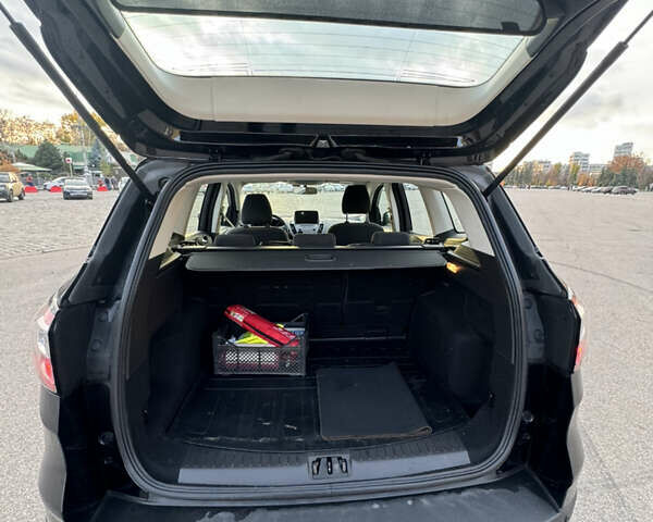 Черный Форд Куга, объемом двигателя 1.5 л и пробегом 77 тыс. км за 16000 $, фото 4 на Automoto.ua