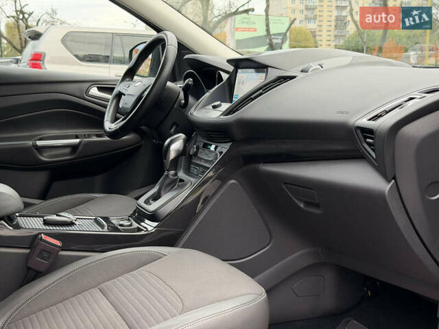 Черный Форд Куга, объемом двигателя 1.5 л и пробегом 187 тыс. км за 16500 $, фото 54 на Automoto.ua