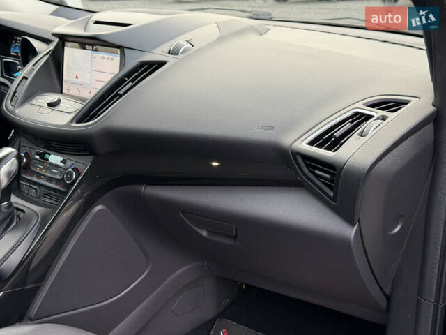 Чорний Форд Куга, об'ємом двигуна 1.5 л та пробігом 188 тис. км за 16500 $, фото 54 на Automoto.ua