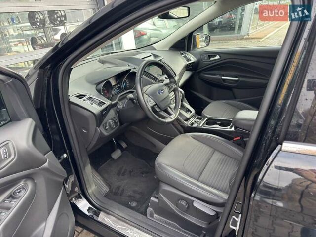 Черный Форд Куга, объемом двигателя 2 л и пробегом 48 тыс. км за 21999 $, фото 6 на Automoto.ua