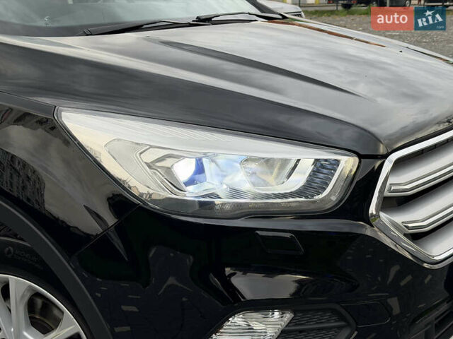 Черный Форд Куга, объемом двигателя 1.5 л и пробегом 187 тыс. км за 16500 $, фото 22 на Automoto.ua