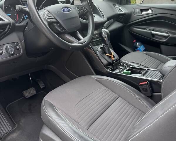 Чорний Форд Куга, об'ємом двигуна 2 л та пробігом 68 тис. км за 22800 $, фото 4 на Automoto.ua