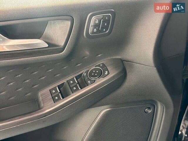 Черный Форд Куга, объемом двигателя 2.49 л и пробегом 142 тыс. км за 26990 $, фото 16 на Automoto.ua