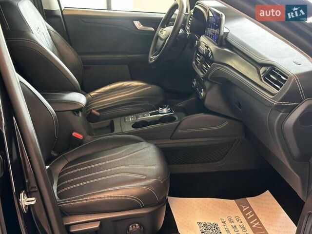 Черный Форд Куга, объемом двигателя 2.49 л и пробегом 142 тыс. км за 26990 $, фото 44 на Automoto.ua