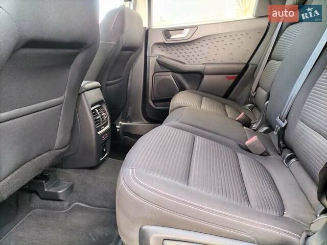 Черный Форд Куга, объемом двигателя 1.5 л и пробегом 226 тыс. км за 19800 $, фото 25 на Automoto.ua