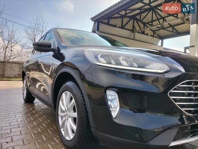 Черный Форд Куга, объемом двигателя 1.5 л и пробегом 226 тыс. км за 19800 $, фото 4 на Automoto.ua