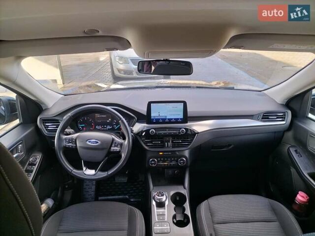 Черный Форд Куга, объемом двигателя 1.5 л и пробегом 226 тыс. км за 19800 $, фото 23 на Automoto.ua