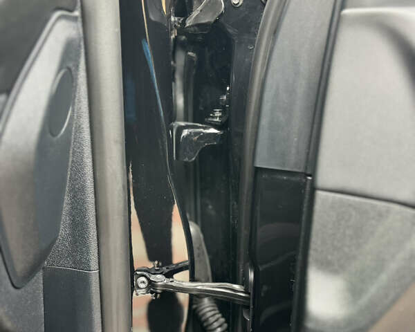 Чорний Форд Куга, об'ємом двигуна 2.49 л та пробігом 152 тис. км за 26800 $, фото 95 на Automoto.ua