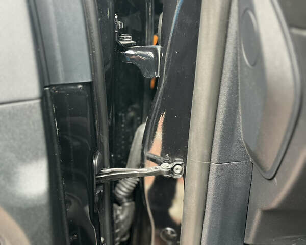 Чорний Форд Куга, об'ємом двигуна 2.49 л та пробігом 152 тис. км за 26800 $, фото 92 на Automoto.ua