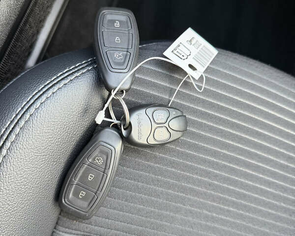 Черный Форд Куга, объемом двигателя 1.5 л и пробегом 180 тыс. км за 20500 $, фото 34 на Automoto.ua