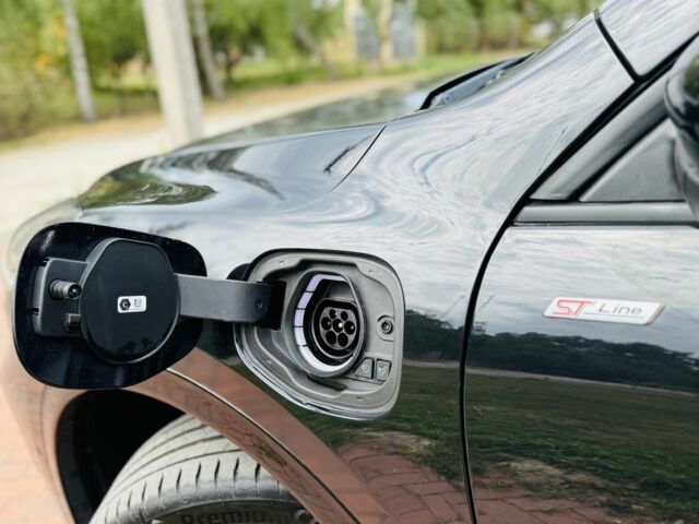 Черный Форд Куга, объемом двигателя 2.5 л и пробегом 29 тыс. км за 29500 $, фото 6 на Automoto.ua