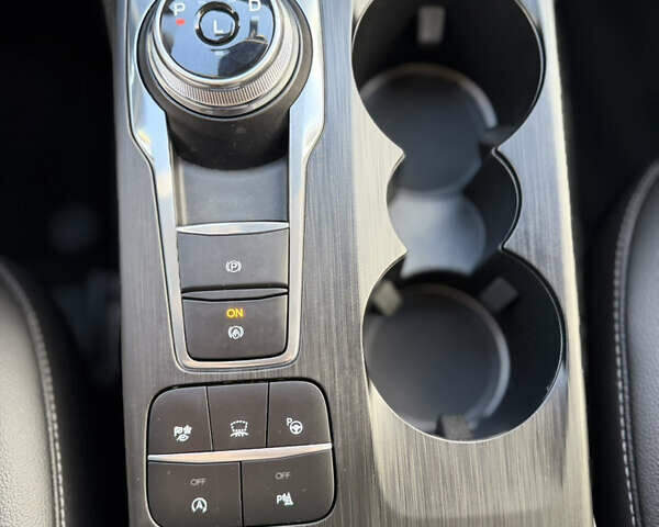 Черный Форд Куга, объемом двигателя 1.5 л и пробегом 180 тыс. км за 20500 $, фото 30 на Automoto.ua