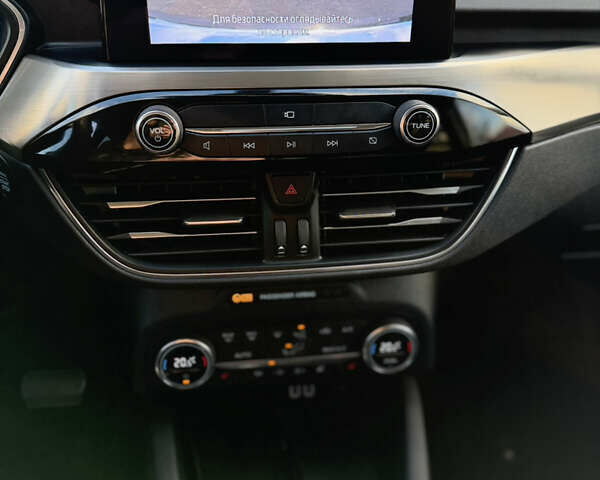 Черный Форд Куга, объемом двигателя 1.5 л и пробегом 180 тыс. км за 20500 $, фото 27 на Automoto.ua