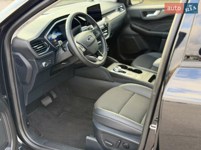 Черный Форд Куга, объемом двигателя 1.5 л и пробегом 180 тыс. км за 20500 $, фото 23 на Automoto.ua