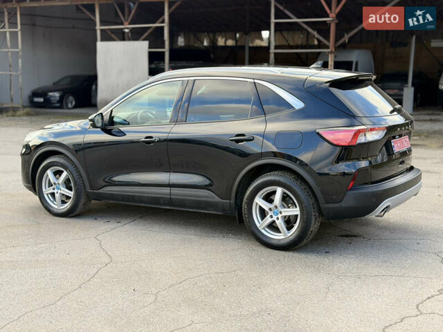 Черный Форд Куга, объемом двигателя 1.5 л и пробегом 180 тыс. км за 20500 $, фото 3 на Automoto.ua