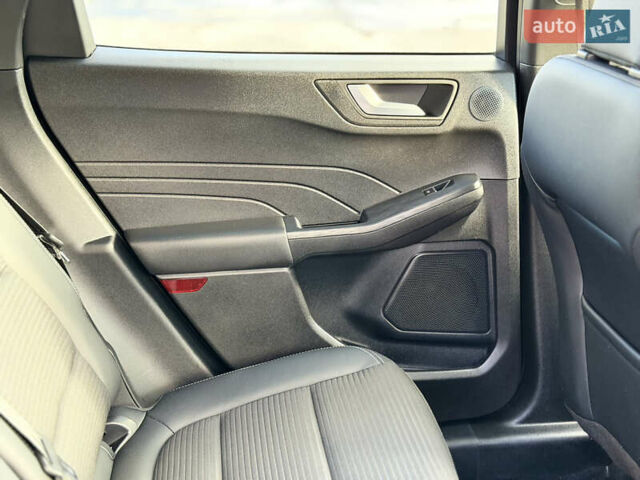 Черный Форд Куга, объемом двигателя 1.5 л и пробегом 180 тыс. км за 20500 $, фото 19 на Automoto.ua