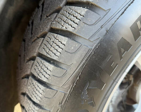 Черный Форд Куга, объемом двигателя 1.5 л и пробегом 180 тыс. км за 20500 $, фото 39 на Automoto.ua