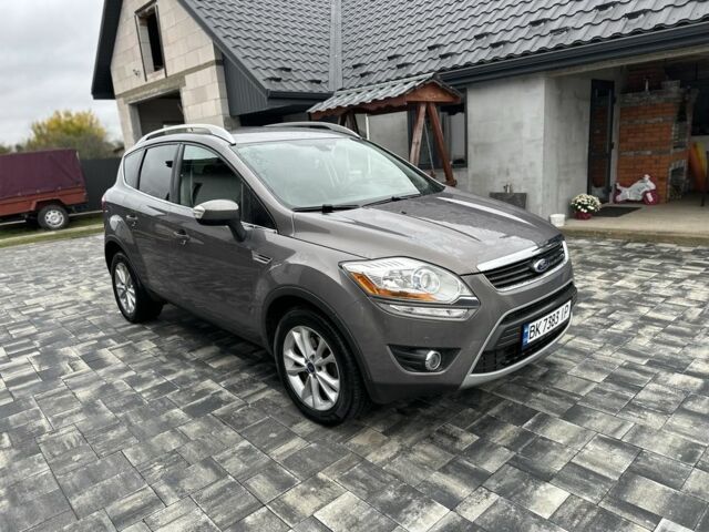 Форд Куга 2012 в Ровно на Automoto.ua Коричневый Форд Куга, объемом двигателя 2 л и пробегом 250 тыс. км за 10800 $, фото 2 на Automoto.ua