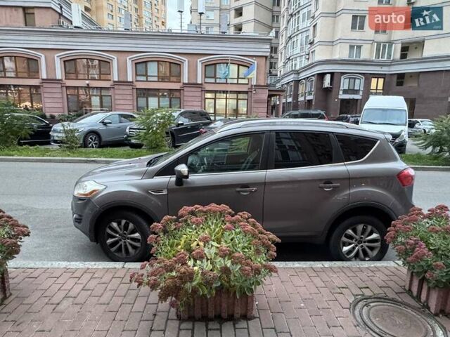 Форд Куга 2011 в Киеве на Automoto.ua Коричневый Форд Куга, объемом двигателя 2 л и пробегом 138 тыс. км за 11500 $, фото 2 на Automoto.ua