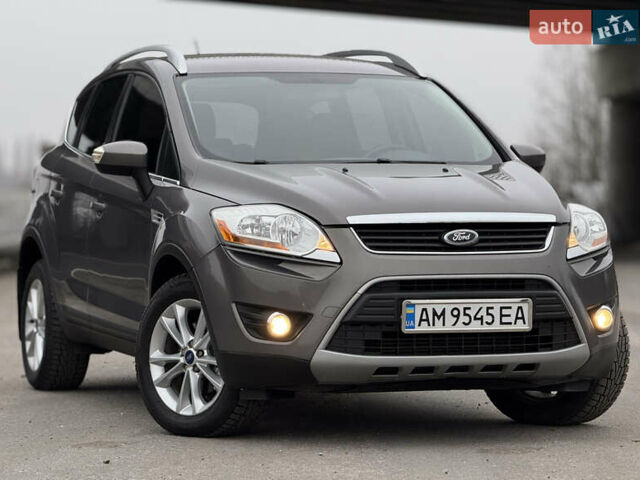 Коричневый Форд Куга, объемом двигателя 2 л и пробегом 170 тыс. км за 10300 $, фото 3 на Automoto.ua