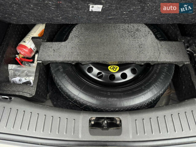 Коричневый Форд Куга, объемом двигателя 2 л и пробегом 170 тыс. км за 10300 $, фото 38 на Automoto.ua