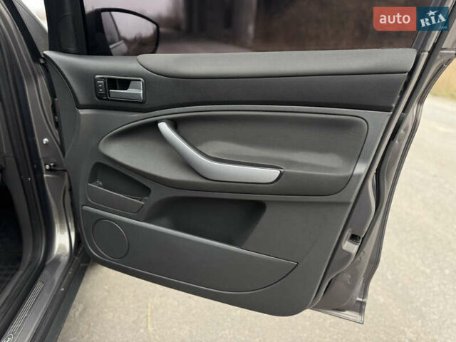 Коричневый Форд Куга, объемом двигателя 2 л и пробегом 170 тыс. км за 10300 $, фото 34 на Automoto.ua