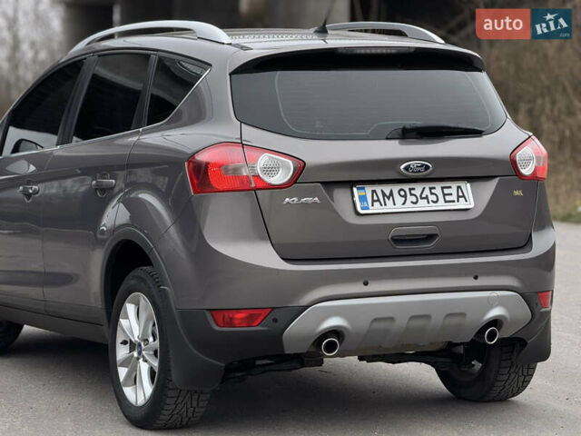 Коричневый Форд Куга, объемом двигателя 2 л и пробегом 170 тыс. км за 10300 $, фото 10 на Automoto.ua