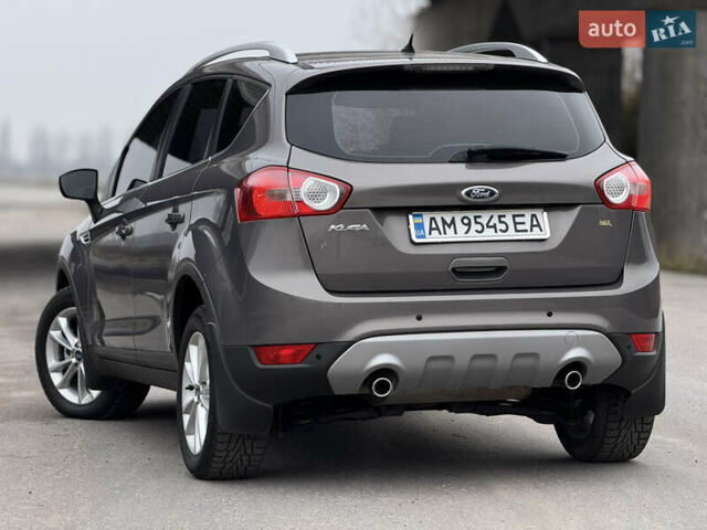 Коричневый Форд Куга, объемом двигателя 2 л и пробегом 170 тыс. км за 10300 $, фото 9 на Automoto.ua