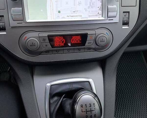 Коричневый Форд Куга, объемом двигателя 2 л и пробегом 235 тыс. км за 10800 $, фото 8 на Automoto.ua