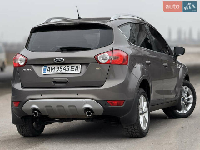 Коричневый Форд Куга, объемом двигателя 2 л и пробегом 170 тыс. км за 10300 $, фото 15 на Automoto.ua