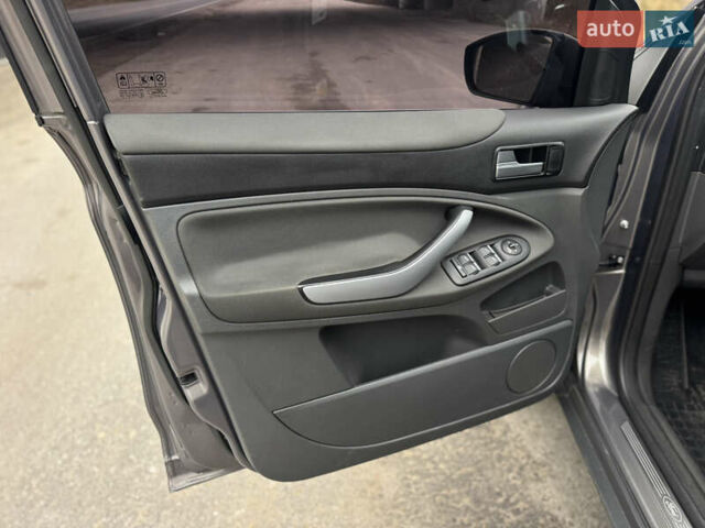 Коричневый Форд Куга, объемом двигателя 2 л и пробегом 170 тыс. км за 10300 $, фото 28 на Automoto.ua