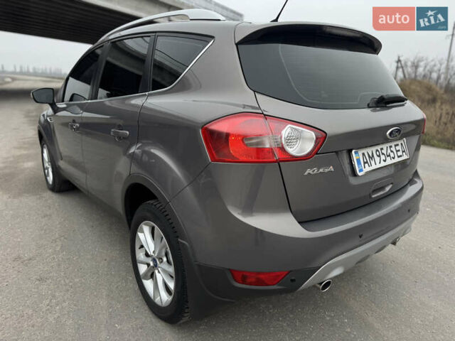 Коричневый Форд Куга, объемом двигателя 2 л и пробегом 170 тыс. км за 10300 $, фото 13 на Automoto.ua