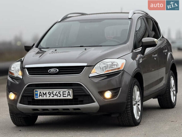Коричневый Форд Куга, объемом двигателя 2 л и пробегом 170 тыс. км за 10300 $, фото 2 на Automoto.ua