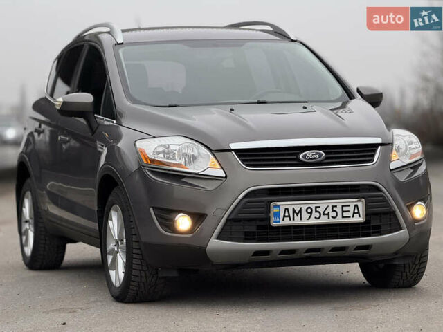 Коричневый Форд Куга, объемом двигателя 2 л и пробегом 170 тыс. км за 10300 $, фото 5 на Automoto.ua