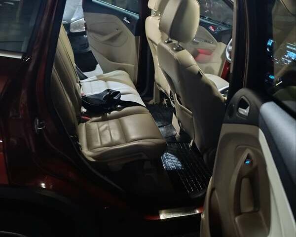 Красный Форд Куга, объемом двигателя 1.6 л и пробегом 157 тыс. км за 14400 $, фото 11 на Automoto.ua